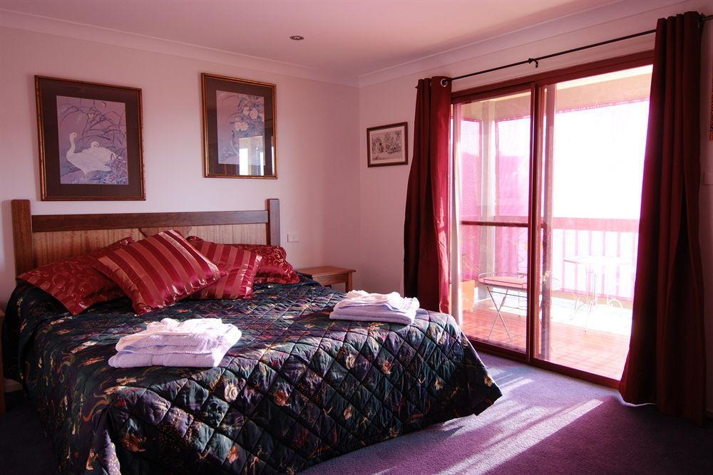 Anchors Aweigh - Adult Guests Only Hotel Нарума Екстериор снимка