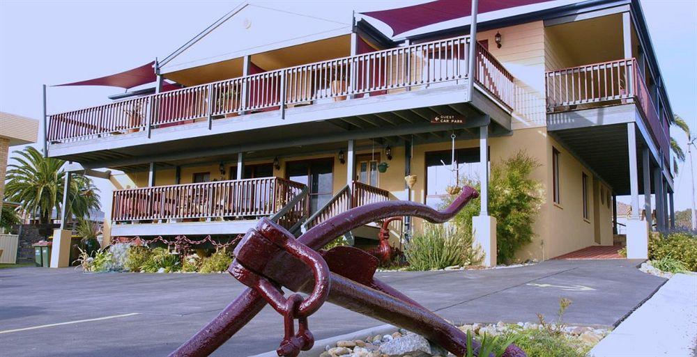 Anchors Aweigh - Adult Guests Only Hotel Нарума Екстериор снимка